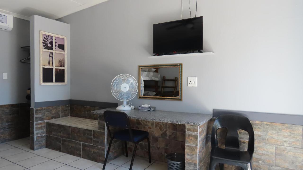 Die Windpomp Gastehuis Beaufort West Luaran gambar