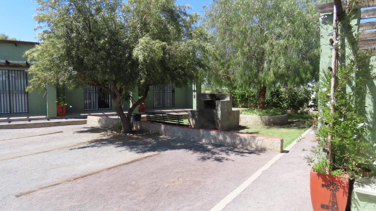 Die Windpomp Gastehuis Beaufort West Luaran gambar